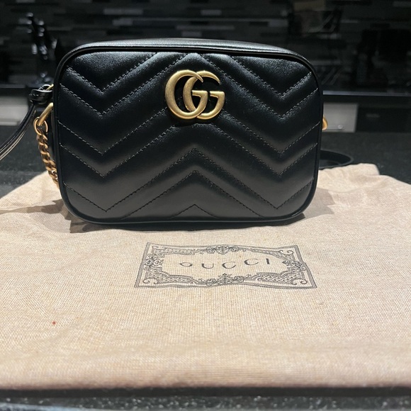 GUCCI MARMONT MINI SHOULDER BAG - Picture 2 of 4